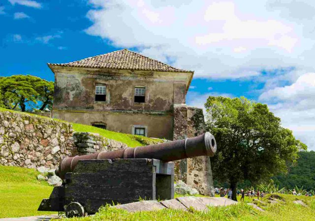 A ilha de anhatomirim - Fortaleza-De-Santa-Cruz-Ilha-De-